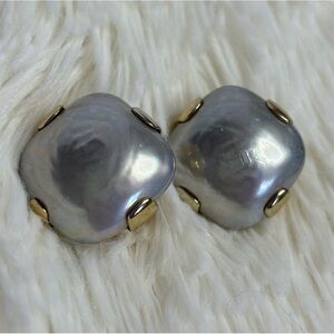 Vanderbilt Collection Gray Pearl Rounded Square Gold Stud Clip On Earrings